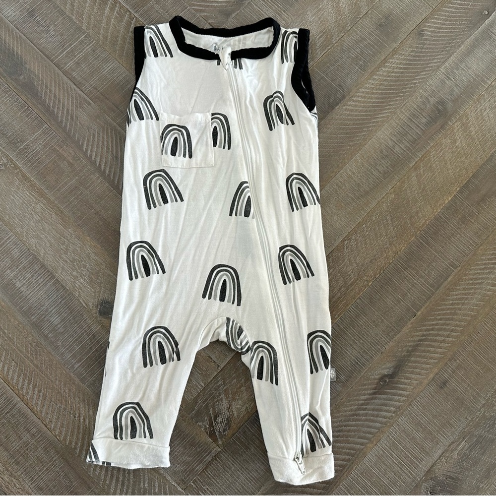 Kyte Baby - Zippered sleeveless romper - 12-18mo - Color Rainbow midnight
